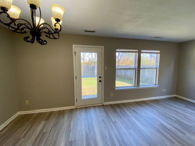 Building Photo - Stunning 3 Bedroom/3 Bath Home in Noblesville