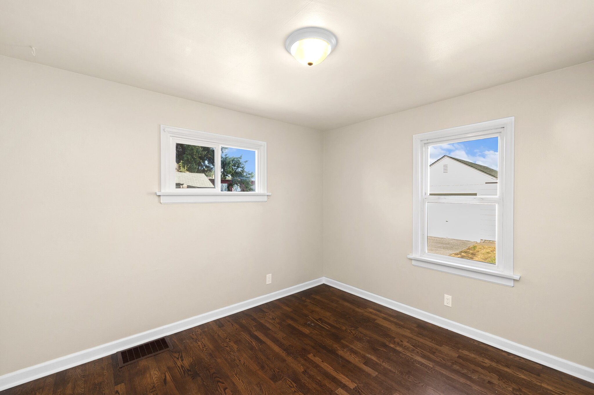 Main level bedroom #2 - 3215 S Proctor