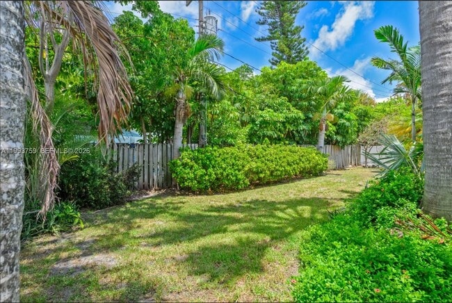 Building Photo - 1799 SE 25th Ave