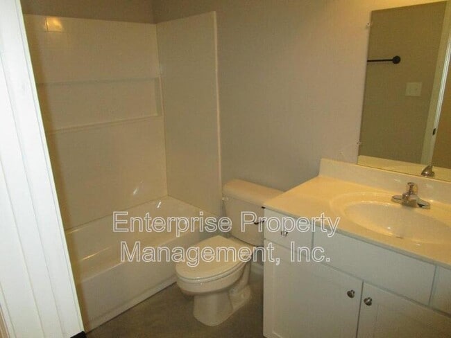Building Photo - 3490 Ardmore St