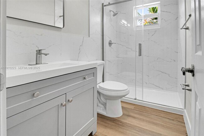 Building Photo - 1211 N Andrews Ave