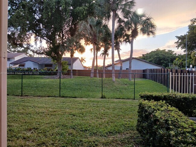 Building Photo - 10420 SW 158th Ct