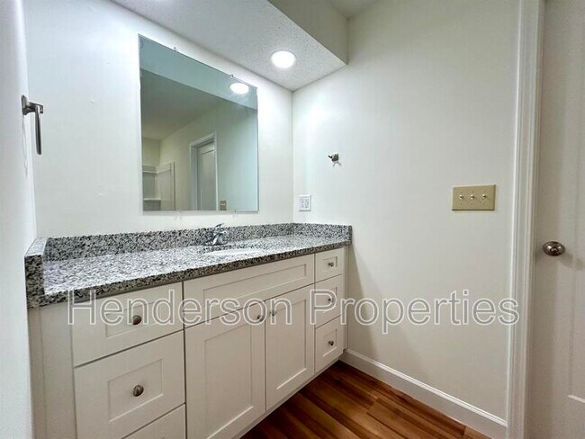 Building Photo - 9211 Robert Frost Ln