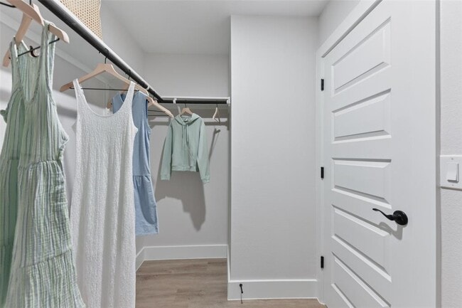 Building Photo - 9304 Felix Sparke Dr