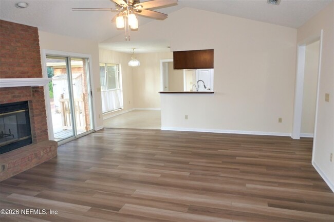 Building Photo - 10996 Raley Creek Dr S