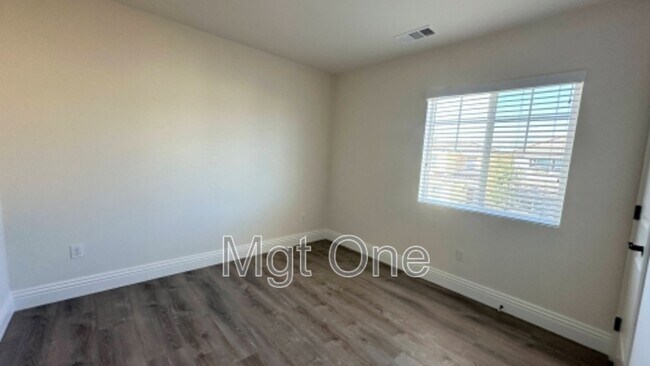 Building Photo - 1784 Julie Dr