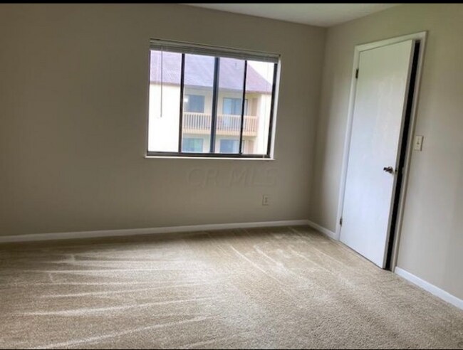 Building Photo - 2283 Hedgerow Road