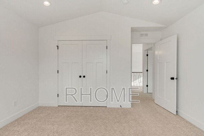 Building Photo - 10584 Canyon Villa Dr