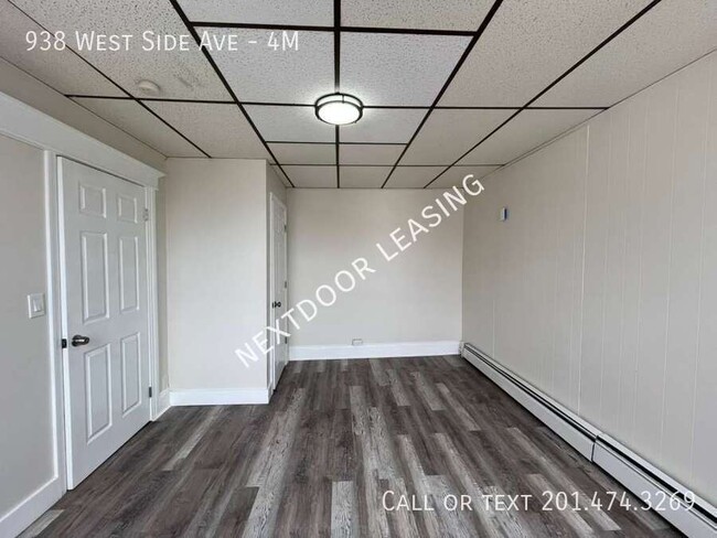 Building Photo - 938 West Side Ave