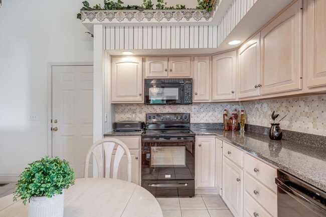 Building Photo - NEW LISTING-3 bedroom, 3 bathroom condo FO...