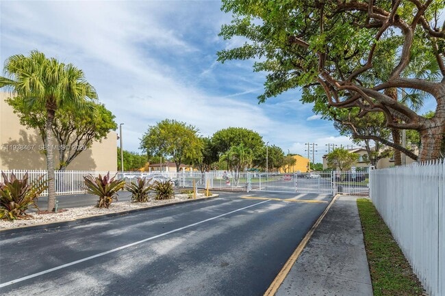 Building Photo - 15761 SW 137th Ave