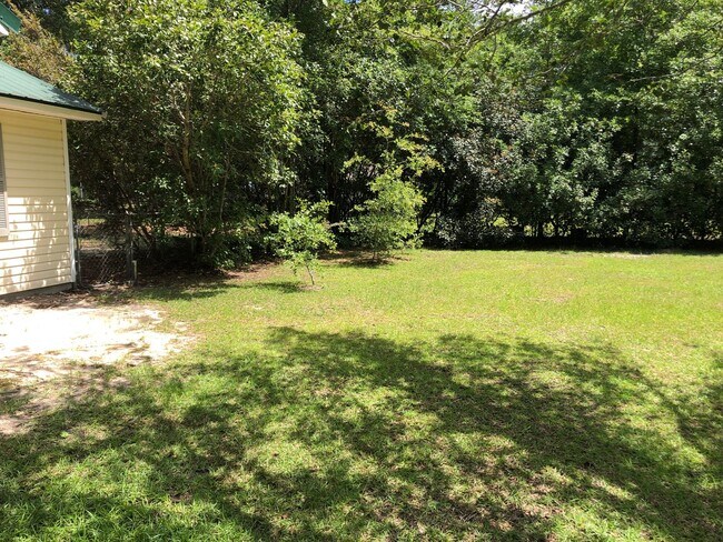Building Photo - Charming Georgia Retreat: Spacious 3BD/2BA...