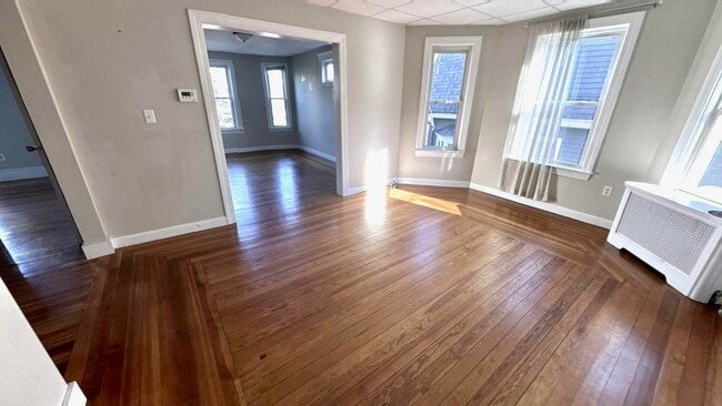 Building Photo - 14 Dow St