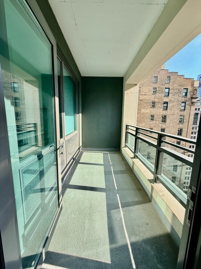 Building Photo - 130 N Garland Ct