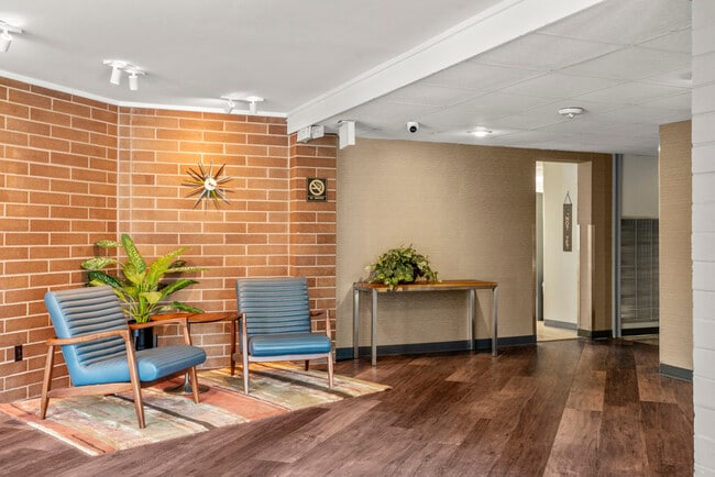 Building Photo - 9500 Rainier Ave S