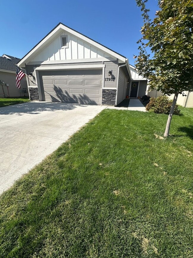 Building Photo - Beautiful 3 bedroom 2 bathroom in a wonder...