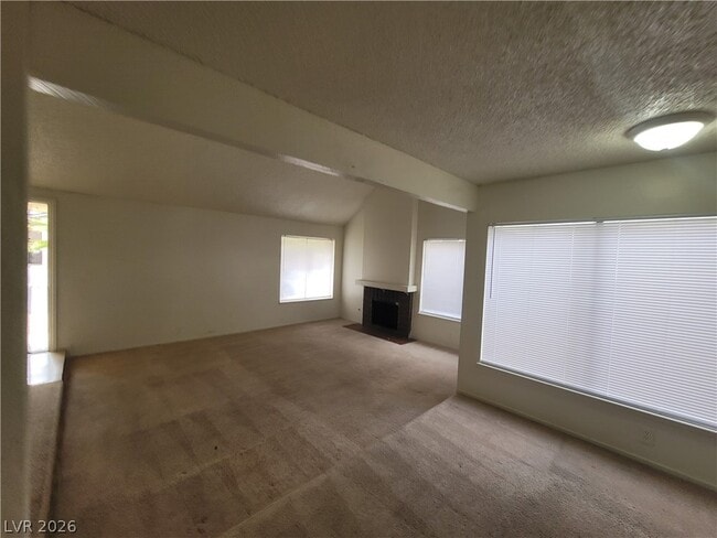 Building Photo - 4760 Woodridge Rd