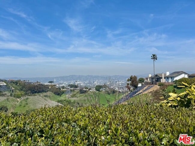 Building Photo - 4561 Don Felipe Dr