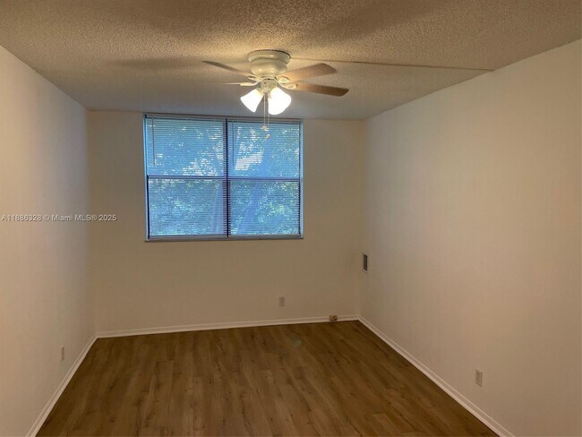 Building Photo - 2401 Riverside Dr
