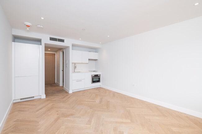 Building Photo - 52 Charlesgate E
