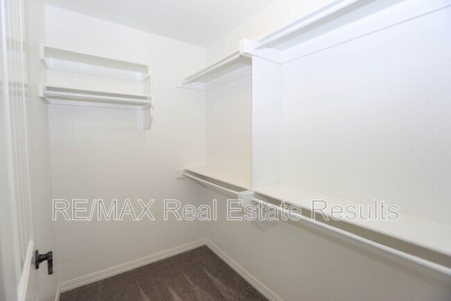 Building Photo - 4494 W Wales Dr