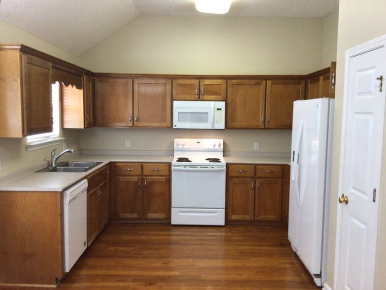 Building Photo - 64 Lancaster Way