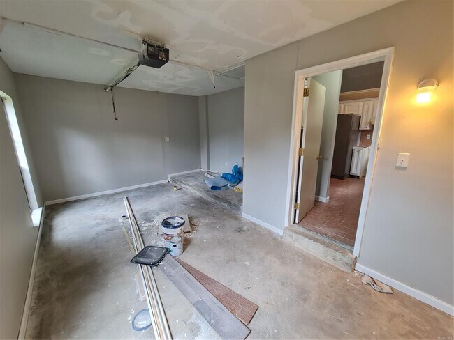 Building Photo - 3044 Cross Creek Dr