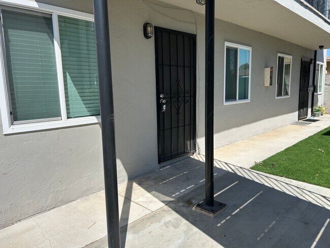 Primary Photo - 1 Bed, 1 Bath in Central SD. Water/Trash I...