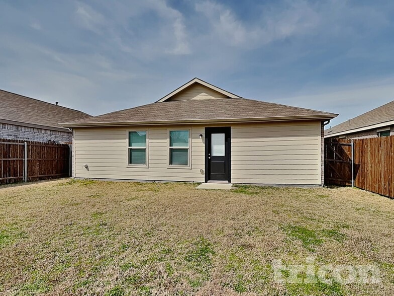 Building Photo - 707 Odlozil Ln