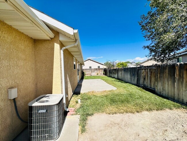 Building Photo - Beautiful 3 Bedroom Home in a Great Fallon Location — Landscaping Included!