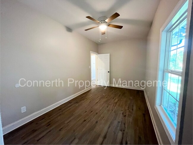 Building Photo - 774 Gracey Ave