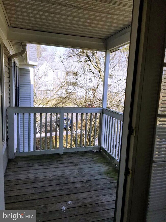 Building Photo - 902 Cedar Crest Ct