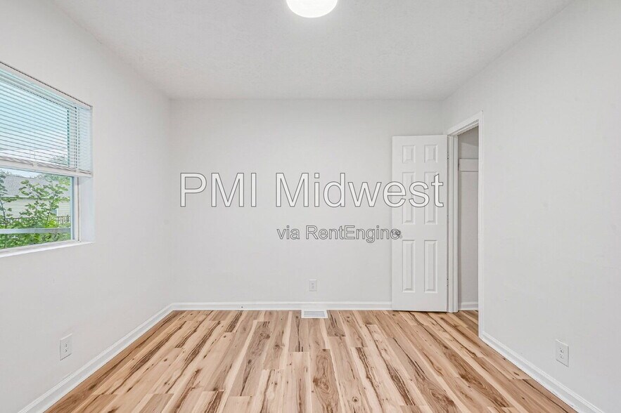 Building Photo - 3118 W 9th St
