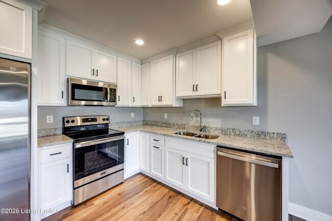 Building Photo - 114 N Elm Grove Ave