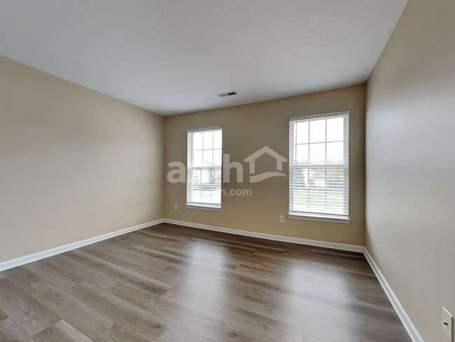 Building Photo - 10 Hunterbrook Ct