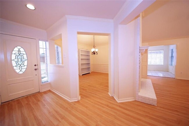 Building Photo - 14814 Forest Trails Dr