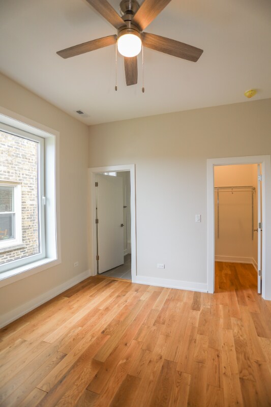 Building Photo - 2230 W Wilson Ave