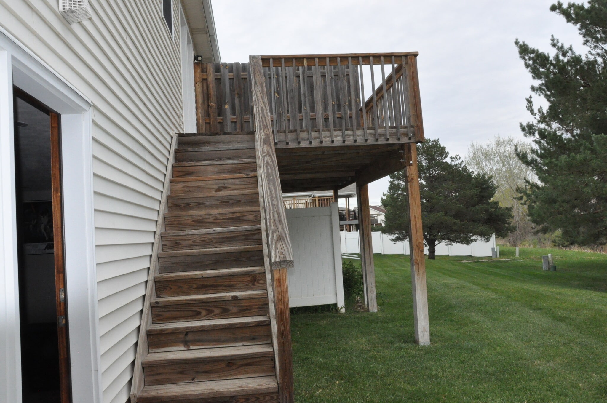 Deck - 2041 Colorado Dr