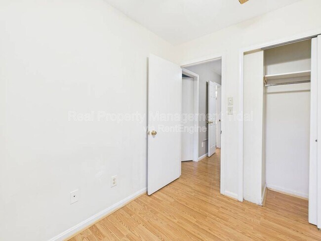 Building Photo - 1055 Old Denbigh Blvd