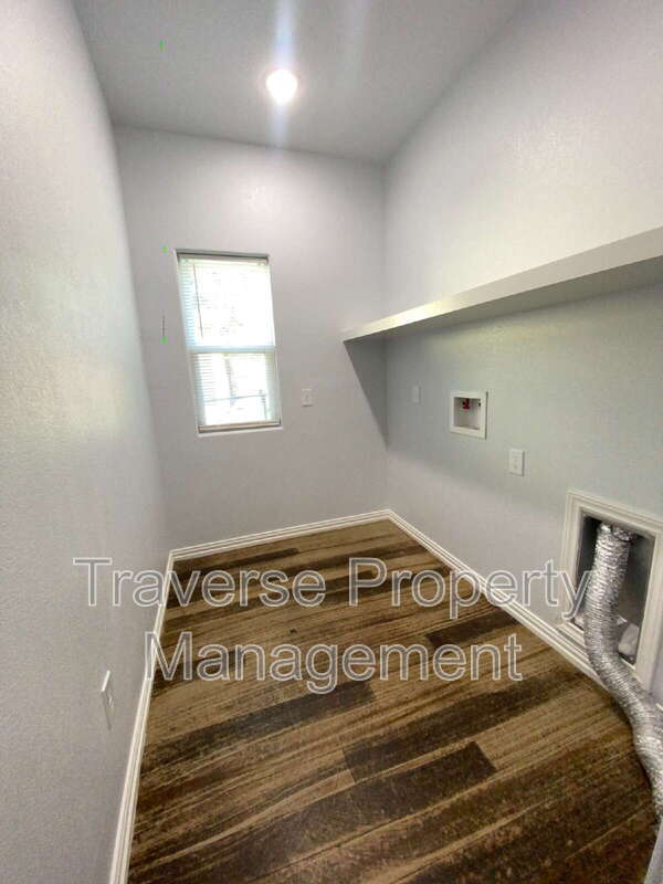 Building Photo - 5408 Fernander Dr