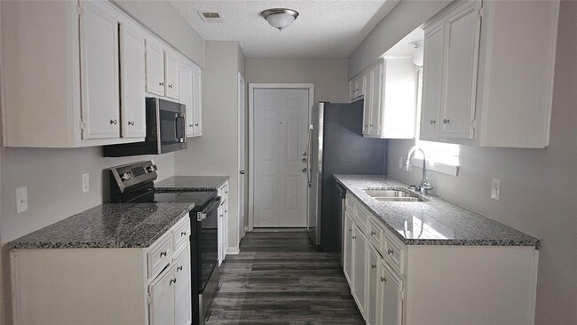Building Photo - 5111 Scottwood Dr