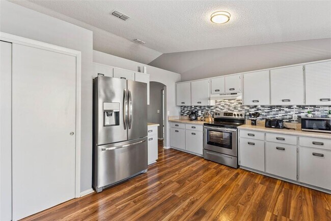 Building Photo - 7694 Indian Ridge Trail S
