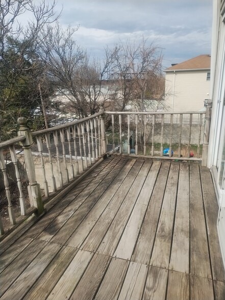 Building Photo - 17 Wallis Ave