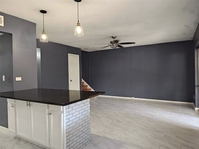 Building Photo - 2252 Shadowdale Dr