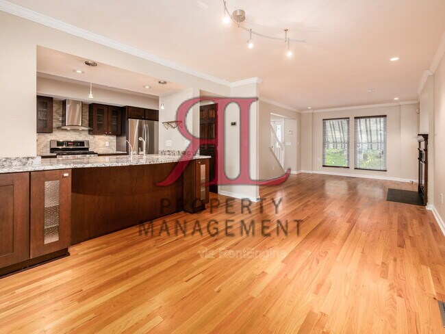 Building Photo - 362 W 4th Ave