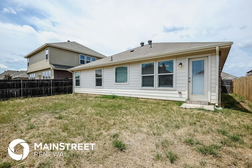 Building Photo - 421 Crescent Creek Ln