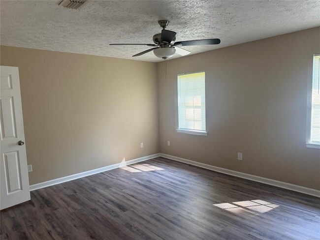 Building Photo - 1206 Kingston Green Dr