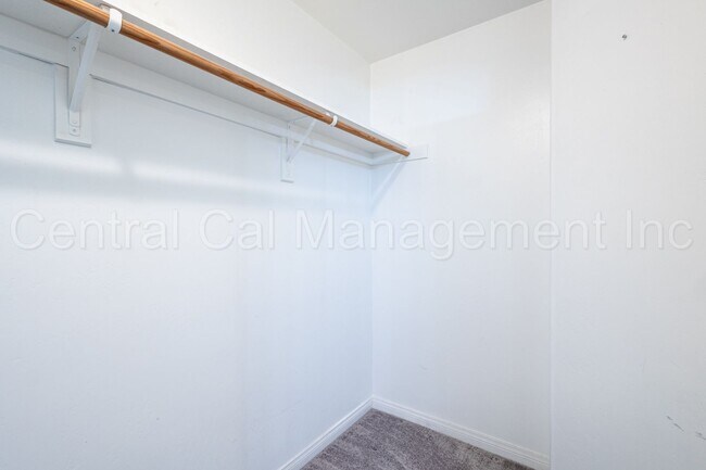 Building Photo - 3 Bedroom/2 Bath Home in Tyner Ranch - $22...