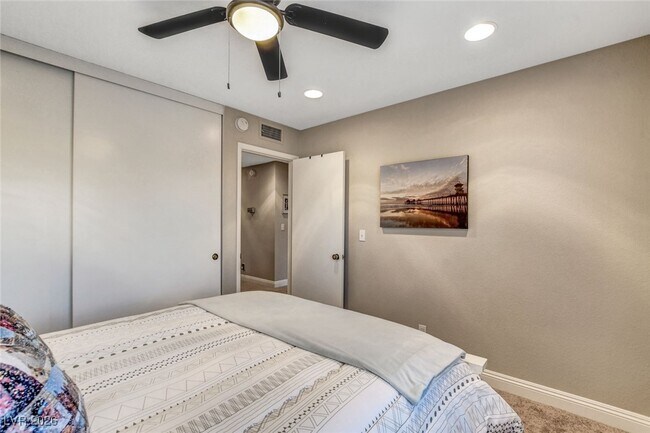 Building Photo - 4762 Torrence Dr