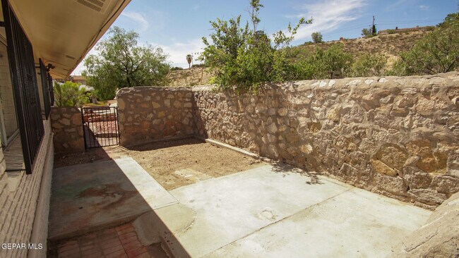 Building Photo - 356 Coral Hills Rd